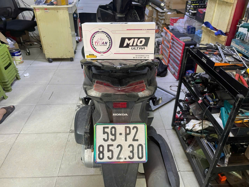 Độ đèn nâng cấp ánh sáng Titan M10 Ultra V2 cho xe AB2019
